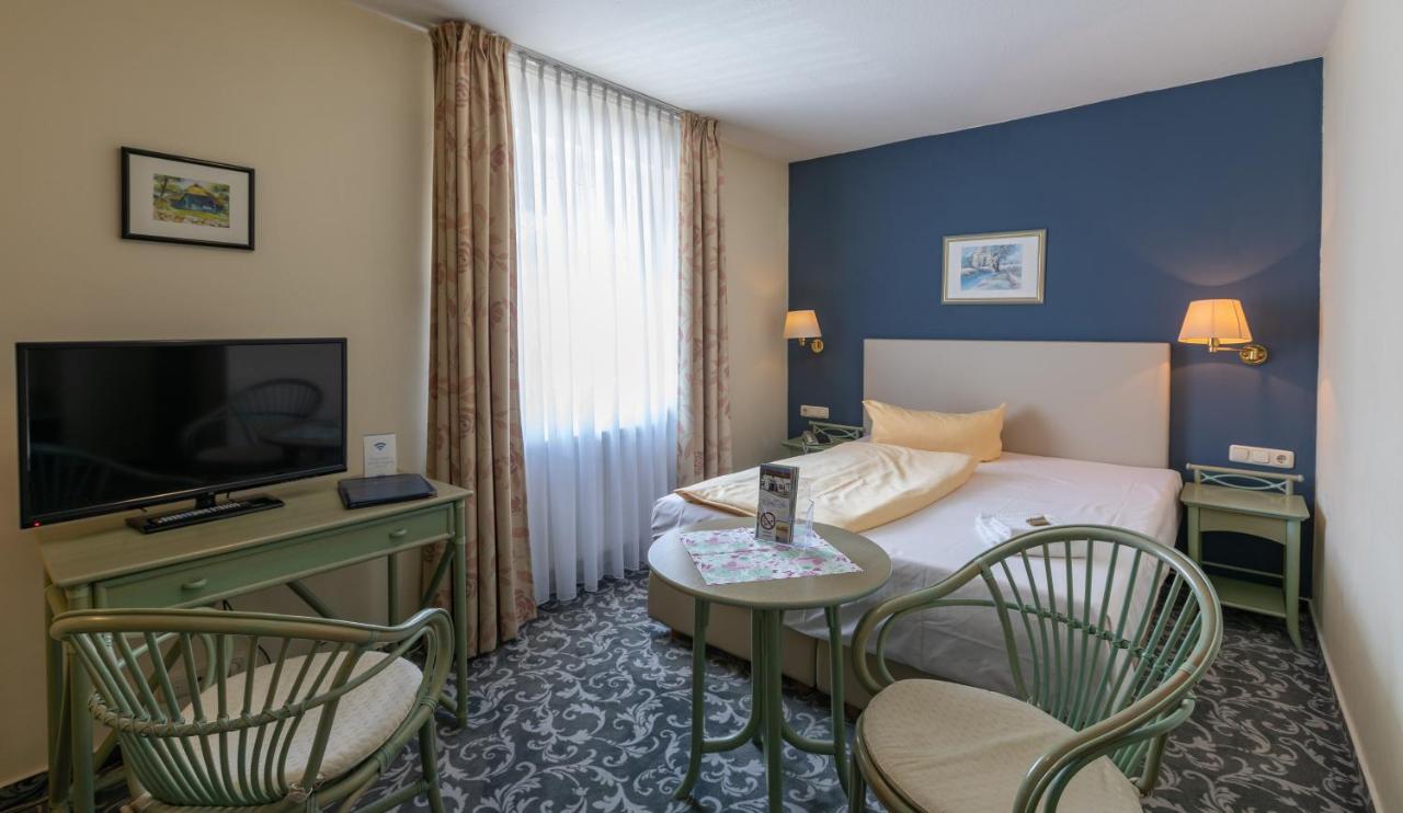 Hotel Am Wariner 3*
